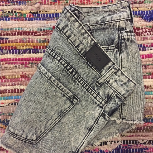 Urban Outfitters Pants - Edgy BDG 26w high rise denim shorts